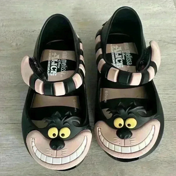 Mini Melissa Cheshire Cat Alice in Wonderland toddler 5 - Picture 1 of 6